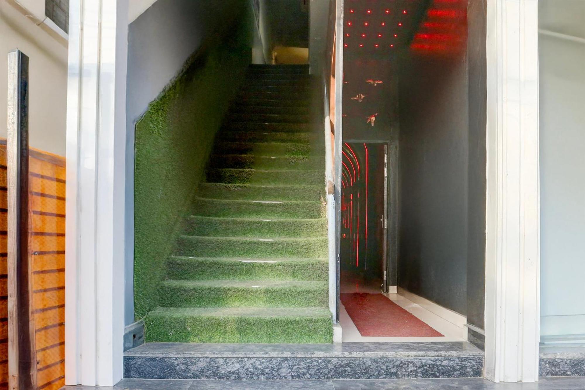 Super Collection O Roop Vihar Rohtak Formerly Hotel Maha Dış mekan fotoğraf