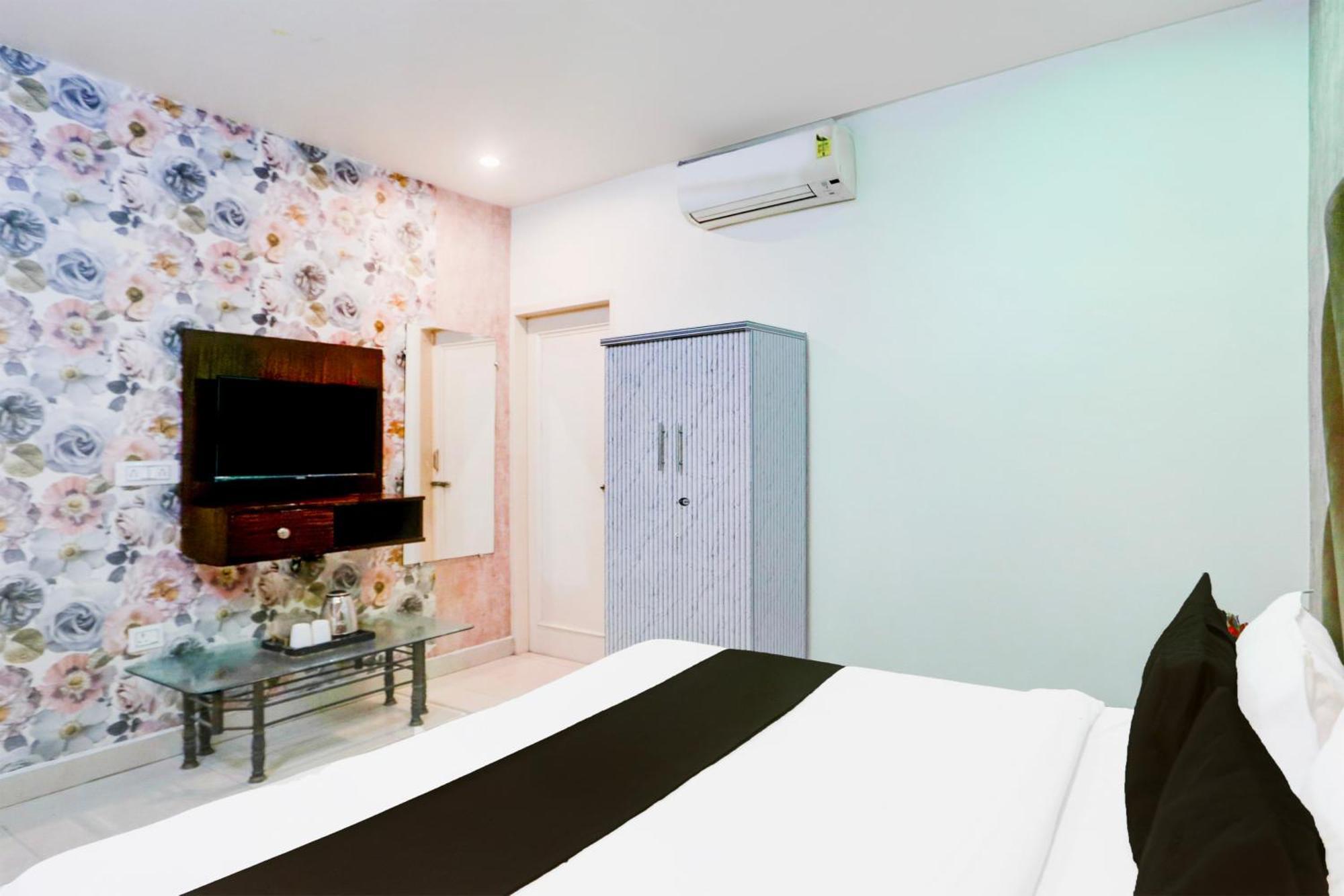 Super Collection O Roop Vihar Rohtak Formerly Hotel Maha Dış mekan fotoğraf